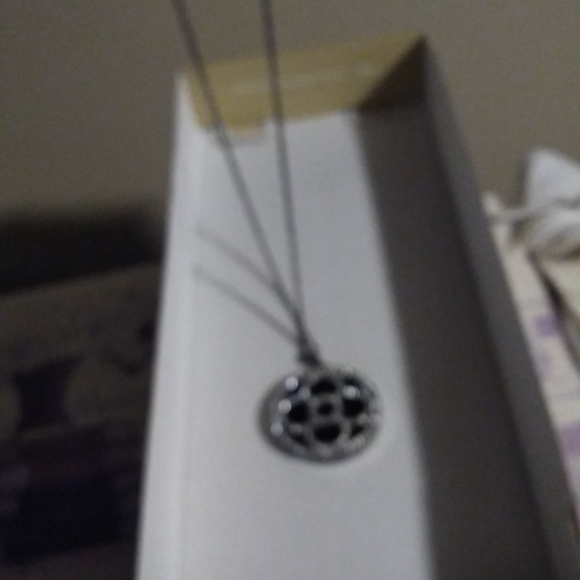 Long chain link fashion necklace - Picture 4 of 7